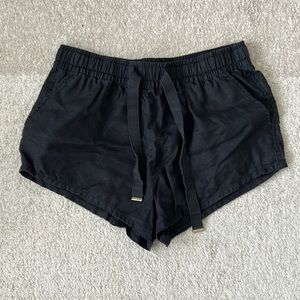 Venroy linen shorts, size S, great condition.